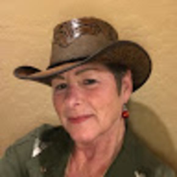 Meet your Posher, Kerry - Picture 1 of 1